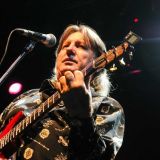 Травмированный Лоза набросился на петербуржцев: Где забота?