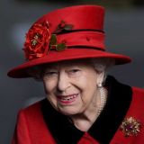 Последний год: королева Елизавета расщедрилась на подарки внукам