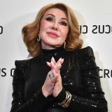 Разрез до пупка: Изголодавшаяся по сексу Успенская сверкнула оголенными бедрами на людях