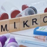 Новое открытие ученых: омикрон-штамм коронавируса повышает риск повторного заражения