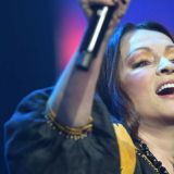 Светящаяся Ротару поразила народ своим видом