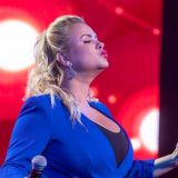 Грудастая Семенович получила приз за большие заслуги