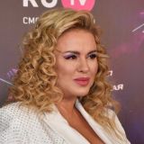 Анна Семенович поздравила читателей 