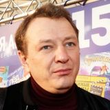 Нужна срочная помощь: Отец-священник избитой жены Башарова погрязнул в нищете