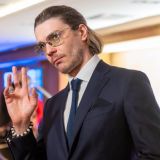 Пьяного Максима Матвеева нашли без штанов в автодоме