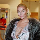 Голая Собчак пошла по стопам заклятой подруги Волочковой: Показала зад