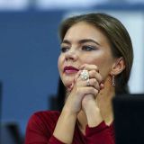 Отчаявшимся россиянам потребовалась помощь Кабаевой: Помойка Малахова омерзительна!