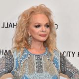 Появление сморщенной Долиной вызвало оторопь: Без макияжа и прикрас