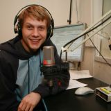 Холостяка Корчевникова сняли на полу подъезда с рыжим приятелем