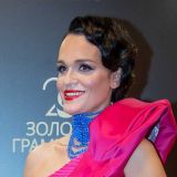 Оставшаяся без концертов певица Слава блеснула лысиной