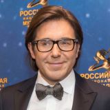 Малахов с загадочным видом протестировал новую игрушку