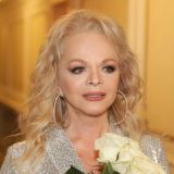 Внучка Долиной ошарашила публику своим пением