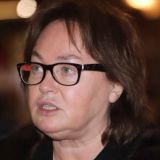 Без ума от зимы: Гузеева веселится в снегу