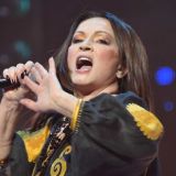 Добрался омикрон: Галкин молится за тяжелобольную 74-летнюю Ротару