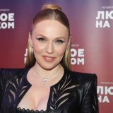 Джанабаева сняла на видео моющего посуду Меладзе и повеселила публику