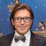 Резко сдавший Малахов предстал перед публикой без штанов