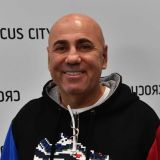 Пригожин показал семейное фото с двумя брюнетками