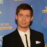 Бросил сына годовалым, а теперь бедствует и водится с бомжами: каким стал отец Пьехи