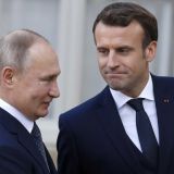 Зацикленный на истории Путин топил Макрона во время переговоров – Reuters