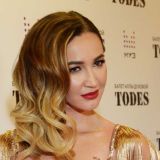 Грозит ли костлявая рука голода: финансовый советник Киркорова проверил Бузову на обнищание