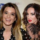 Тетка с бревна и фрик: Бородину и Бузову закидали камнями за 