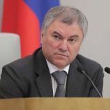 Володин рассказал о рассмотрении законопроектов об ответственности за фейки 