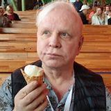 С воды на хлеб: как выживает на пенсию разбитый инсультом 68-летний Борис Моисеев 