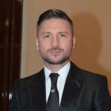 Лейблы Sony Music и Warner Music Group приостановили работу в России