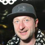 Плющенко влепил смачную оплеуху оскорбившему Рудковскую певцу 