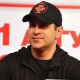 Поклонники ищут причину затишья Мартиросяна