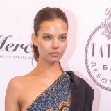 Бросившую дочь из-за работы Кафельникову раскритиковали