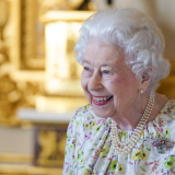 Резиденцию Елизаветы II хотят превратить в кабак 