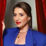 Помолодела и постройнела: народ не узнал вернувшуюся в Россию 44-летнюю Жасмин 