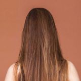 Дочь Заворотнюк показала уходовую процедуру для волос