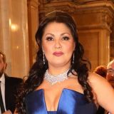 Потеря денег и отсутствие помощи: оскандалившейся Нетребко предрекли болезненный провал