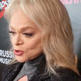 Чудо: 66-летняя Лариса Долина без фотошопа оказалась сногсшибательной красоткой