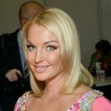 Волочкова выпятила искривленные пальцы ног перед объективом