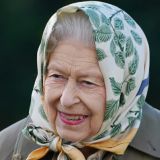 Елизавета II освободила трон в период открытия сессии парламента