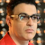 Жена Мартиросяна намекнула на сложности в браке