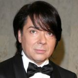 Онкобольного Юдашкина нарядили перед выходом в люди