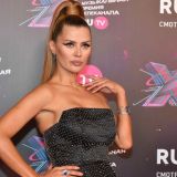 Боню вывели с красной дорожки Каннского фестиваля