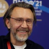 Шнуров высказался о судьбе уехавших из России звезд