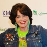 Надежда Бабкина поделилась новым снимком в подросшими внуками