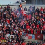 Грозная толпа фанатиков ринулась сражаться за Донбасс: видео