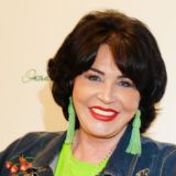 Вздутая Бабкина перекроила лицо ради молодого любовника: Нелепо