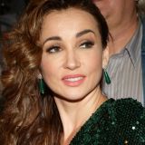 Светящаяся Чехова показала любимую собачку