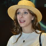 Толпа осыпала комплиментами ребенка Арзамасовой