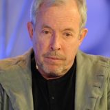 Не живет в России уже 30 лет и растит чужих детей: как живет внебрачная дочь Макаревича