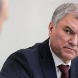Володин предложил провести парламентские слушания по развитию электротранспорта в регионах России