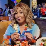 Ходит в одном и том же: Цой перестала тратить деньги на модные западные тряпки